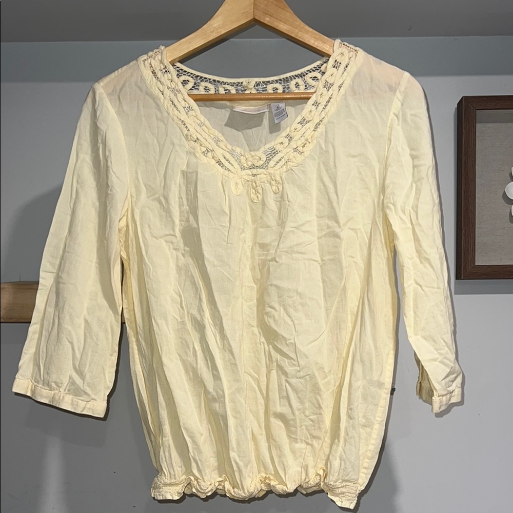 Chicos vintage 100% cotton Women's Cream‎ Top with Embroidered Neckline
